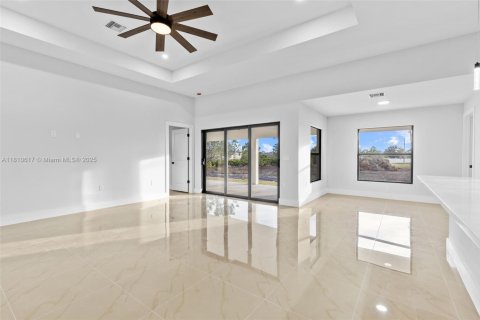 House in Lehigh Acres, Florida 4 bedrooms, 178.28 sq.m. № 1752836 - photo 5