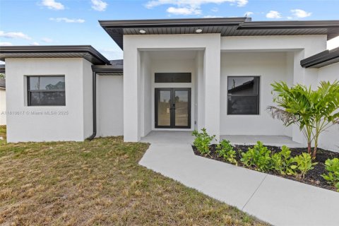 House in Lehigh Acres, Florida 4 bedrooms, 178.28 sq.m. № 1752836 - photo 3