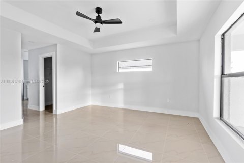 House in Lehigh Acres, Florida 4 bedrooms, 178.28 sq.m. № 1752836 - photo 21