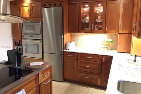 Touwnhouse à vendre à Miami, Floride: 3 chambres, 119.84 m2 № 1995752 - photo 2