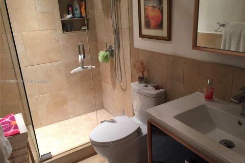 Touwnhouse à vendre à Miami, Floride: 3 chambres, 119.84 m2 № 1995752 - photo 7