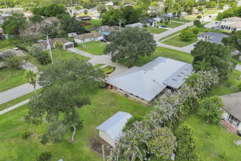 Villa ou maison à vendre à Port St. Lucie, Floride: 3 chambres, 240.06 m2 № 2328877 - photo 16