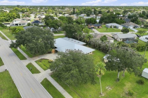 Villa ou maison à vendre à Port St. Lucie, Floride: 3 chambres, 240.06 m2 № 2328877 - photo 2