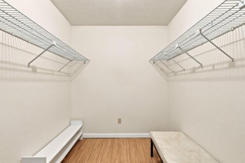Villa ou maison à vendre à Port St. Lucie, Floride: 3 chambres, 240.06 m2 № 2328877 - photo 10