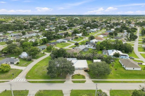 Villa ou maison à vendre à Port St. Lucie, Floride: 3 chambres, 240.06 m2 № 2328877 - photo 8