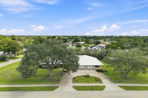 Villa ou maison à vendre à Port St. Lucie, Floride: 3 chambres, 240.06 m2 № 2328877 - photo 18