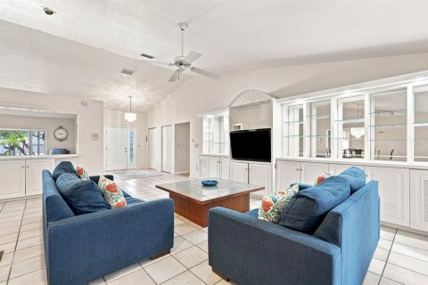 Villa ou maison à vendre à Port St. Lucie, Floride: 3 chambres, 240.06 m2 № 2328877 - photo 21