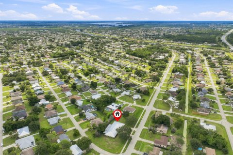 Villa ou maison à vendre à Port St. Lucie, Floride: 3 chambres, 240.06 m2 № 2328877 - photo 25
