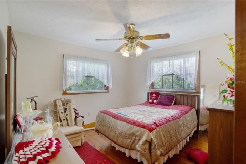 House in Myakka City, Florida 6 bedrooms, 306.95 sq.m. № 1785028 - photo 12