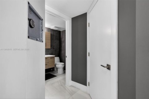 Купить кондоминиум в Майами-Бич, Флорида 2 спальни, 104.7м2, № 2009994 - фото 18