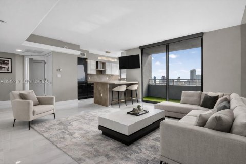 Кондоминиум с 2 спальнями в Майами-Бич, Флорида № 2009994