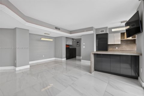 Купить кондоминиум в Майами-Бич, Флорида 2 спальни, 104.7м2, № 2009994 - фото 6