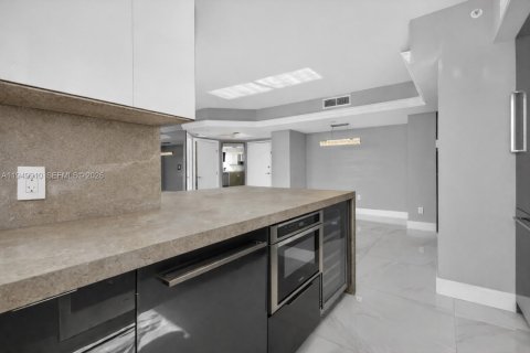 Купить кондоминиум в Майами-Бич, Флорида 2 спальни, 104.7м2, № 2009994 - фото 11