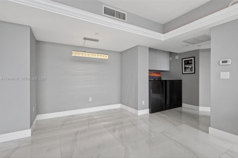 Купить кондоминиум в Майами-Бич, Флорида 2 спальни, 104.7м2, № 2009994 - фото 4