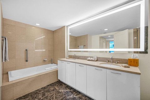 Condo in Fort Lauderdale, Florida, 1 bedroom  № 2422617 - photo 30