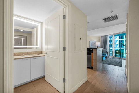Condo in Fort Lauderdale, Florida, 1 bedroom  № 2422617 - photo 10