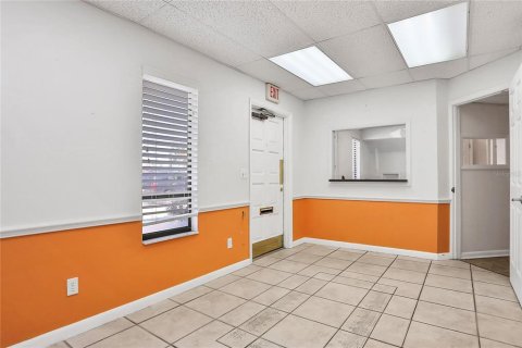 Commercial property in Daytona Beach, Florida 303.23 sq.m. № 1554047 - photo 5