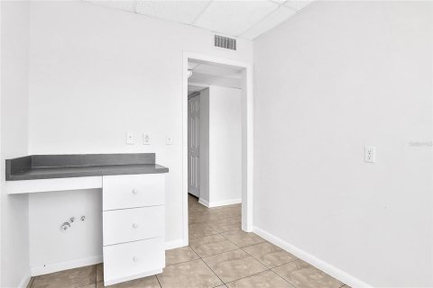 Commercial property in Daytona Beach, Florida 303.23 sq.m. № 1554047 - photo 27