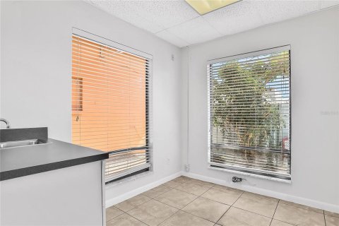Commercial property in Daytona Beach, Florida 303.23 sq.m. № 1554047 - photo 24