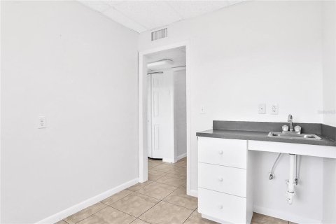 Commercial property in Daytona Beach, Florida 303.23 sq.m. № 1554047 - photo 25