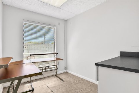 Commercial property in Daytona Beach, Florida 303.23 sq.m. № 1554047 - photo 21