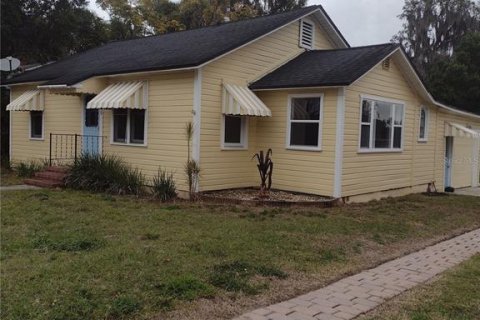 House in Leesburg, Florida 2 bedrooms, 95.69 sq.m. № 2360754
