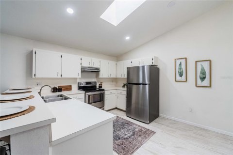 House in Bartow, Florida 3 bedrooms, 133.59 sq.m. № 2283699 - photo 13