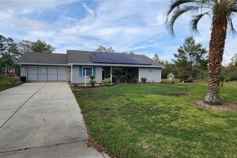 House in Ocala, Florida 2 bedrooms, 159.23 sq.m. № 1613001 - photo 1