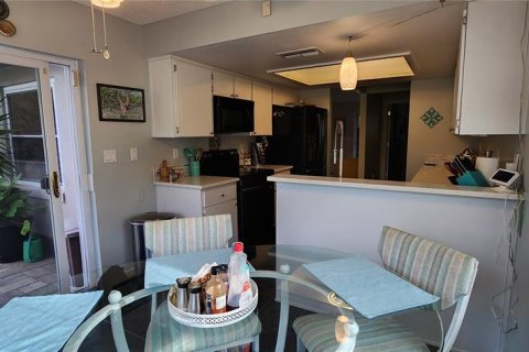 House in Ocala, Florida 2 bedrooms, 159.23 sq.m. № 1613001 - photo 7