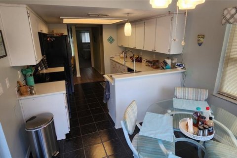 House in Ocala, Florida 2 bedrooms, 159.23 sq.m. № 1613001 - photo 6