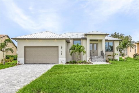 House in Punta Gorda, Florida 3 bedrooms, 199.46 sq.m. № 2205958