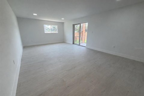 Copropriété à vendre à Saint Petersburg, Floride: 2 chambres, 114.73 m2 № 2233431 - photo 4