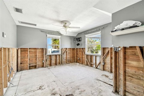Купить виллу или дом в Мадейра - Бич, Флорида 4 комнаты, 65.77м2, № 1652070 - фото 21