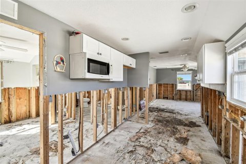 Купить виллу или дом в Мадейра - Бич, Флорида 4 комнаты, 65.77м2, № 1652070 - фото 18