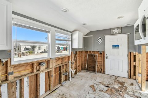 Купить виллу или дом в Мадейра - Бич, Флорида 4 комнаты, 65.77м2, № 1652070 - фото 20