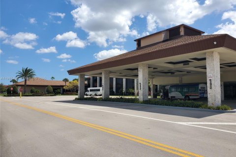 Copropriété à vendre à Pembroke Pines, Floride: 2 chambres, 96.99 m2 № 2049037 - photo 10