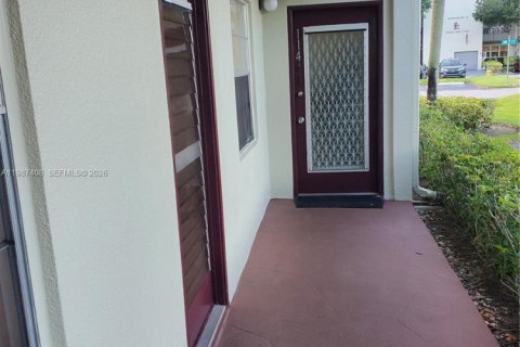 Copropriété à vendre à Pembroke Pines, Floride: 2 chambres, 96.99 m2 № 2049037 - photo 26