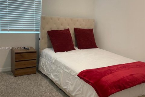 House in Winter Haven, Florida 3 bedrooms № 2152848 - photo 4