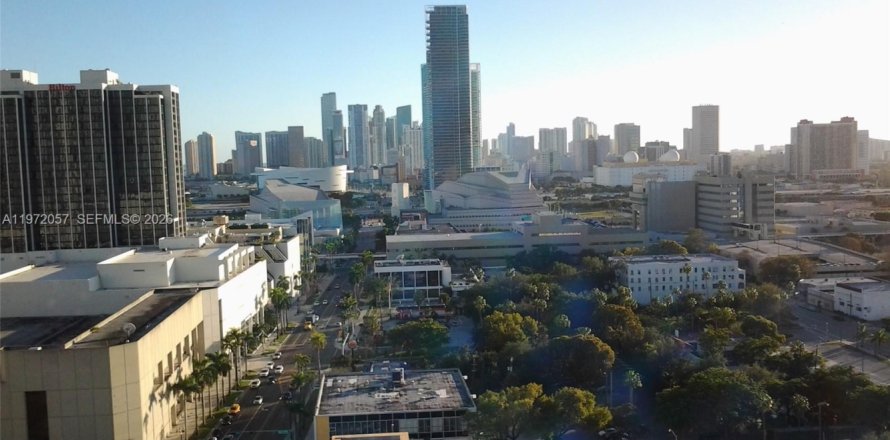 Condo in Miami, Florida, 1 bedroom  № 2042284