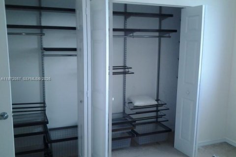 Condo in Miami, Florida, 1 bedroom  № 2042284 - photo 12