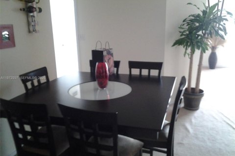 Condo in Miami, Florida, 1 bedroom  № 2042284 - photo 6