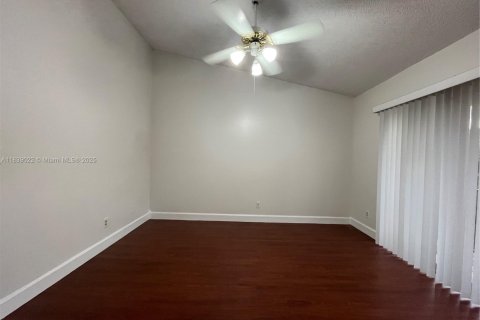 Condominio en alquiler en Sunrise, Florida, 3 dormitorios, 119.01 m2 № 1825683 - foto 11
