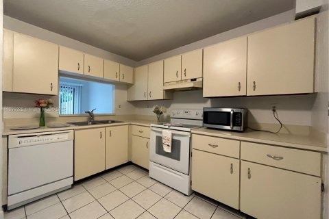 Condominio en alquiler en Sunrise, Florida, 3 dormitorios, 119.01 m2 № 1825683 - foto 1