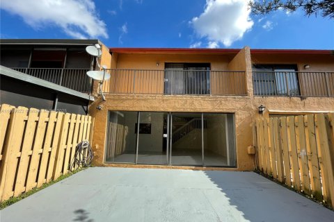 Condominio en alquiler en Sunrise, Florida, 3 dormitorios, 119.01 m2 № 1825683 - foto 15