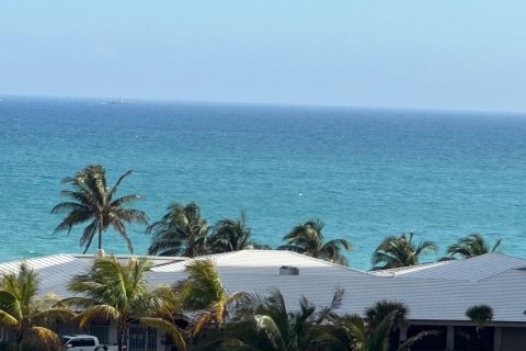 Condominio en alquiler en Hallandale Beach, Florida, 2 dormitorios, 118.45 m2 № 981908 - foto 1