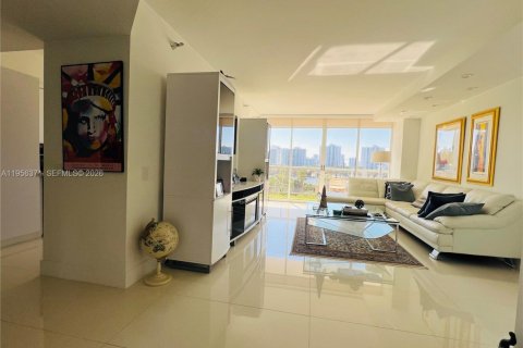 Купить кондоминиум в Авентура, Флорида 2 спальни, 132.85м2, № 2023391 - фото 2