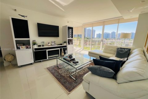 Купить кондоминиум в Авентура, Флорида 2 спальни, 132.85м2, № 2023391 - фото 4