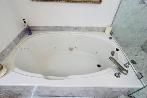 Купить кондоминиум в Авентура, Флорида 2 спальни, 132.85м2, № 2023391 - фото 16