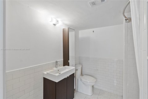 Condominio en venta en Pinecrest, Florida, 2 dormitorios, 91.23 m2 № 1888730 - foto 9