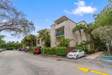 Condominio en venta en Pinecrest, Florida, 2 dormitorios, 91.23 m2 № 1888730 - foto 26